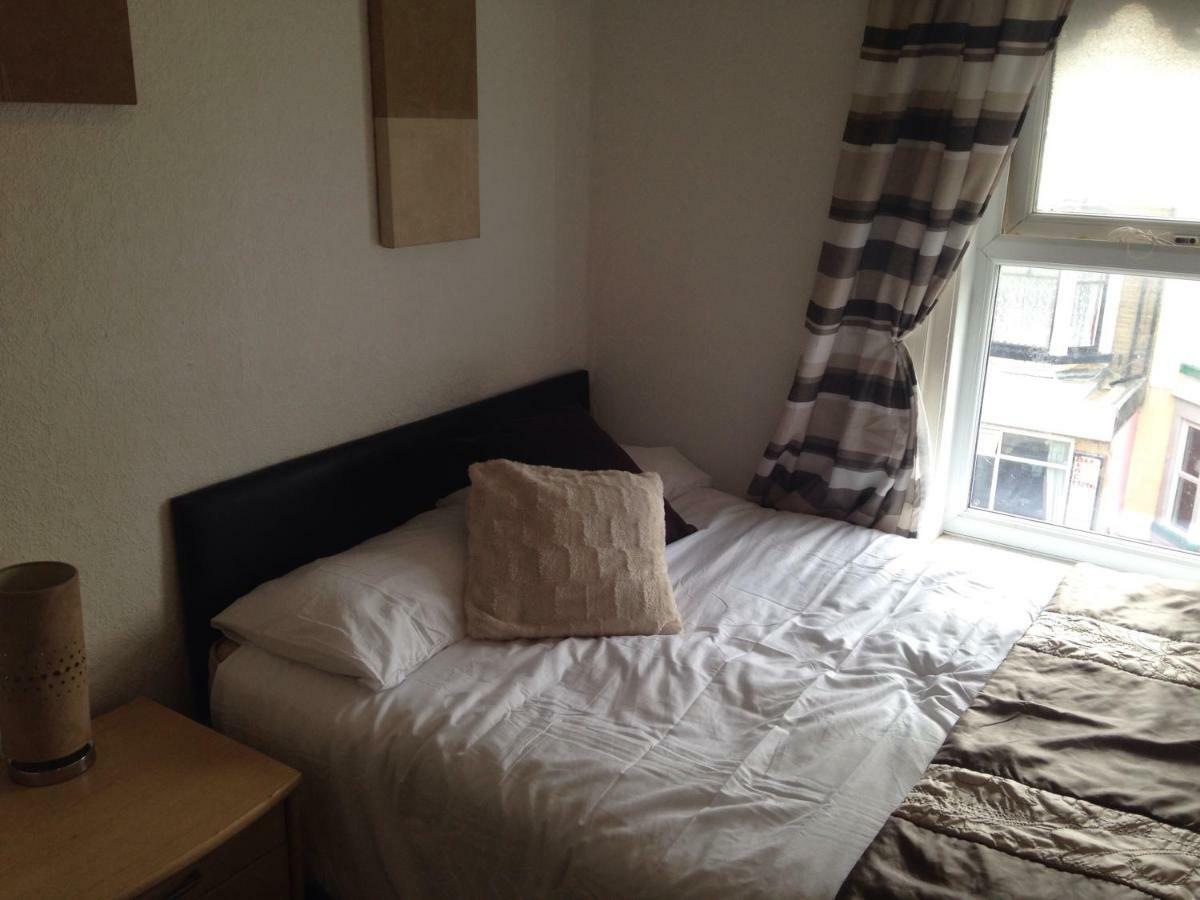 The Driftwood Hotel — Photos 1